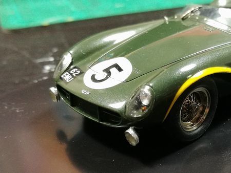 db3s085.jpg